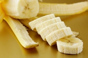 Банан порезать кусочками